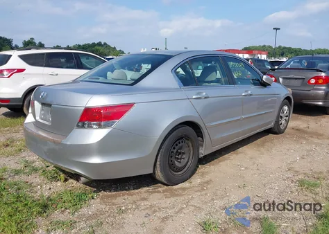 2010 Honda Accord 2.4 Lx из США, поврежденный, VIN 1HGCP2F32AA037716